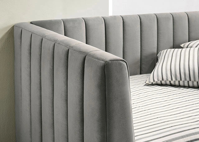 Neoma Daybed